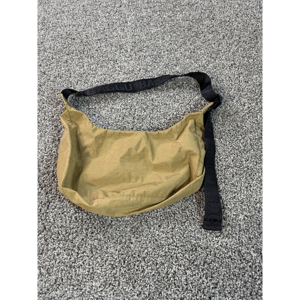 Baggu Medium Nylon Crescent Bag Beige